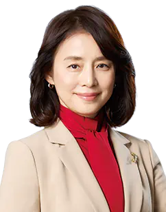 赤塚梓（石田ゆり子）